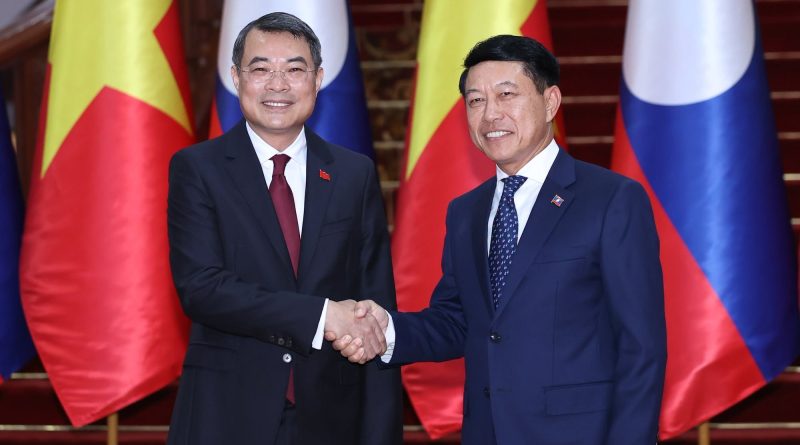 QUAN HỆ VIỆT NAM-LÀO LÀ ƯU TIÊN CAO NHẤT TRONG CHÍNH SÁCH ĐỐI NGOẠI