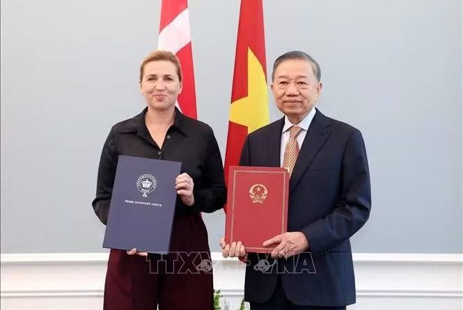 TUYÊN BỐ CHUNG VỀ VIỆC THIẾT LẬP QUAN HỆ ĐỐI TÁC CHIẾN LƯỢC TOÀN DIỆN GIỮA NƯỚC CỘNG HÒA XÃ HỘI CHỦ NGHĨA VIỆT NAM VÀ ĐAN MẠCH